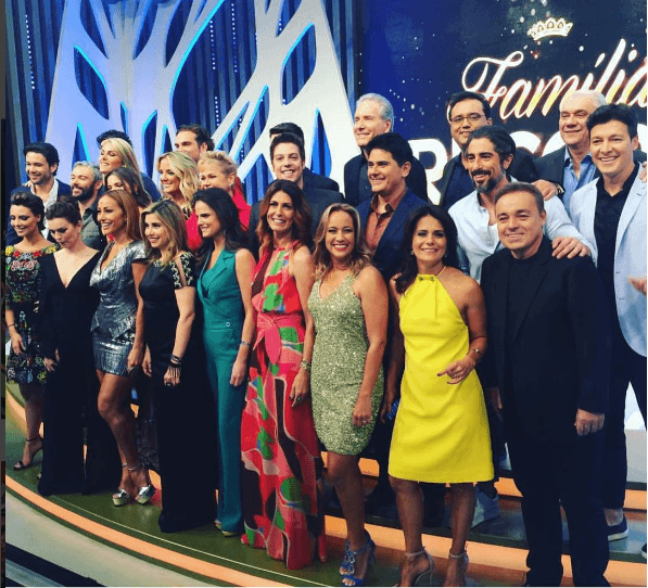 Elenco da Record grava especial que será exibido em dois dias