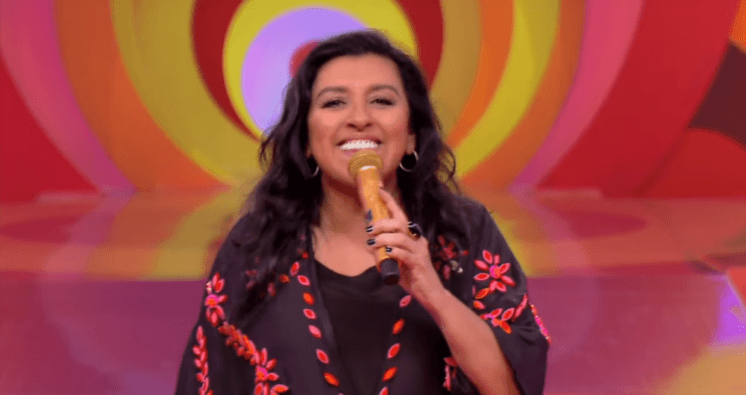 Regina Casé faz festa em cena animada de Amor de Mãe e Esquenta é relembrado: "Só faltou o Péricles"