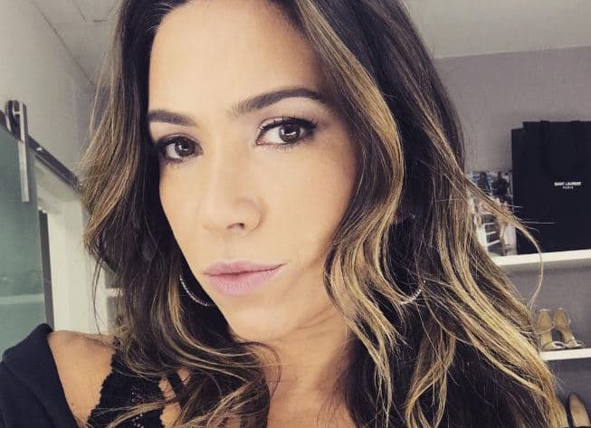 Patricia Abravanel usa roupa da coleção de Ana Hickmann, que agradece: "Lisonjeada"