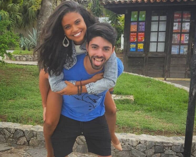 Protagonista de "Malhação", Aline Dias assume ser ciumenta: "Sou bem possessiva"