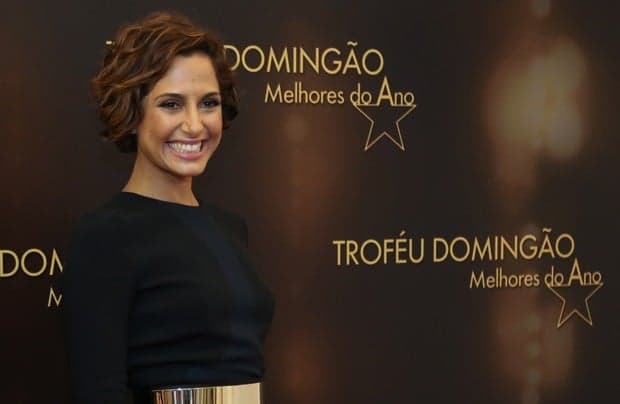 Camila Pitanga relembra 2016 e diz que quer ficar longe da TV no próximo ano