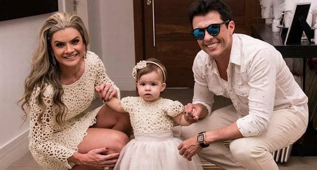 Vídeo de Ceará ensinando filha imitar Silvio Santos viraliza na web; assista!