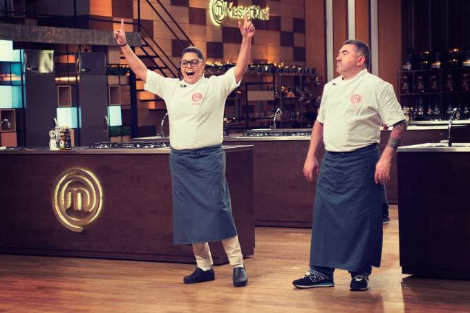 Participante do "MasterChef" é desrespeitada e surpreende com resposta