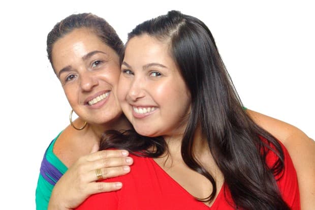 "Estou muito orgulhosa de como ela está reagindo", diz Mariana Xavier sobre mãe com câncer