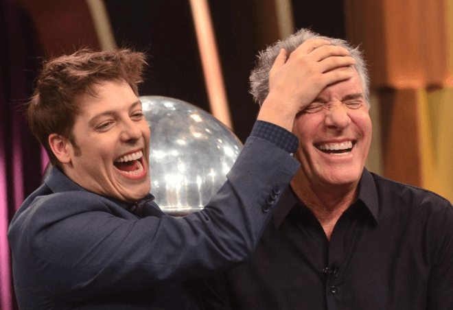 Produtora leva Porchat para conhecer bastidores de programas americanos