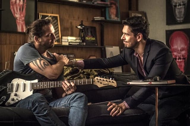 "Rock Story": Gui tenta romper contrato com Lázaro, mas faz descoberta chocante