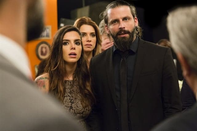 "Sol Nascente": Milena se apaixona por professor e termina com Ralf