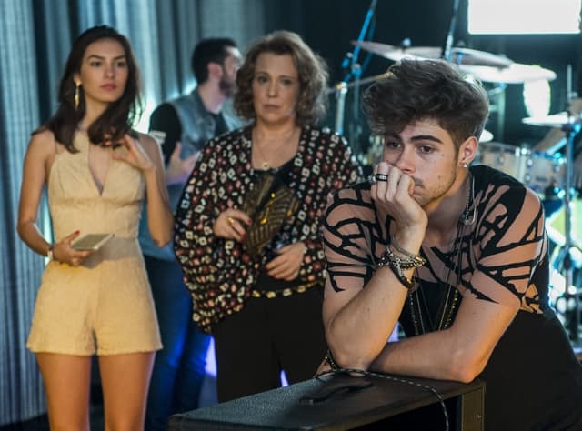 "Rock Story": Lázaro e Néia boicotam show de Léo Régis e cantor toma atitude radical