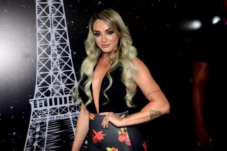 Juju Salimeni posta foto sem roupa e chama atenção na web