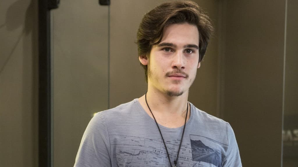 "Rock Story": Zac descobre a verdade sobre Júlia