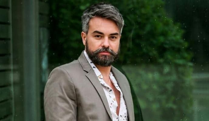 Márcio Kieling comemora personagem gay em "Sol Nascente": "Me caiu como uma luva"