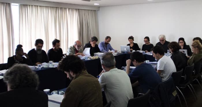 Elenco de "13 Dias Longe do Sol" se reúne para primeira leitura dos roteiros