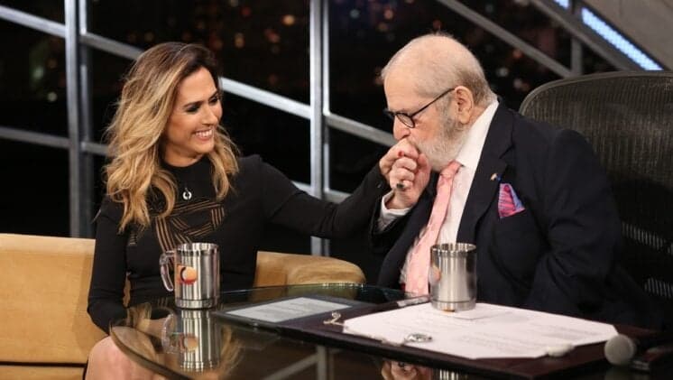No "Programa do Jô", Tatá Werneck diz que não come pipoca por causa de promessa