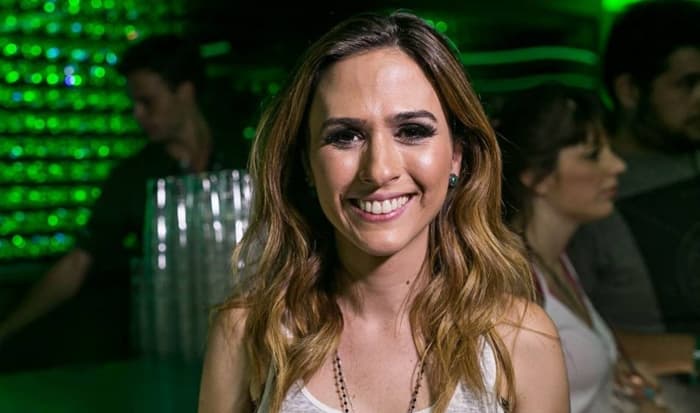 Tatá Werneck renova contrato com o Multishow