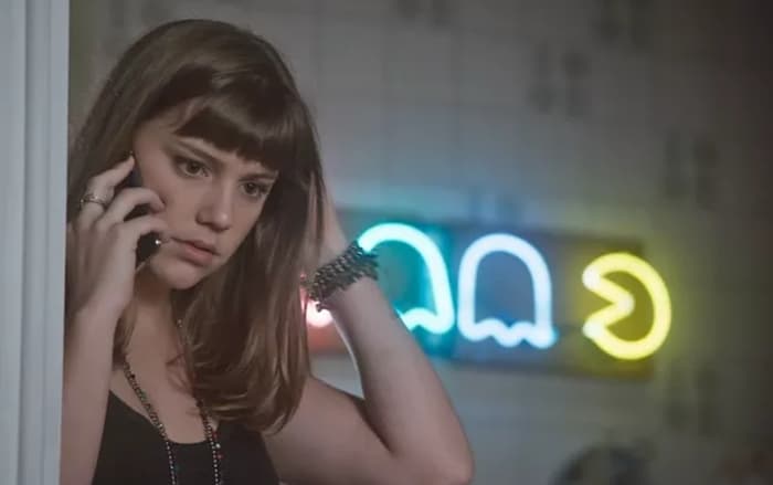 Autores mudam texto e personagem de Alice Wegmann some de "A Lei do Amor" sem explicação
