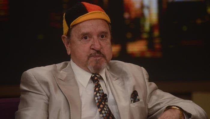 Carlos Villagrán diz que intérprete de Chaves tinha inveja de Quico e menosprezava colegas