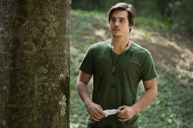 "Rock Story": Zac descobre namoro de Gui e Julia: "Tá na cara"