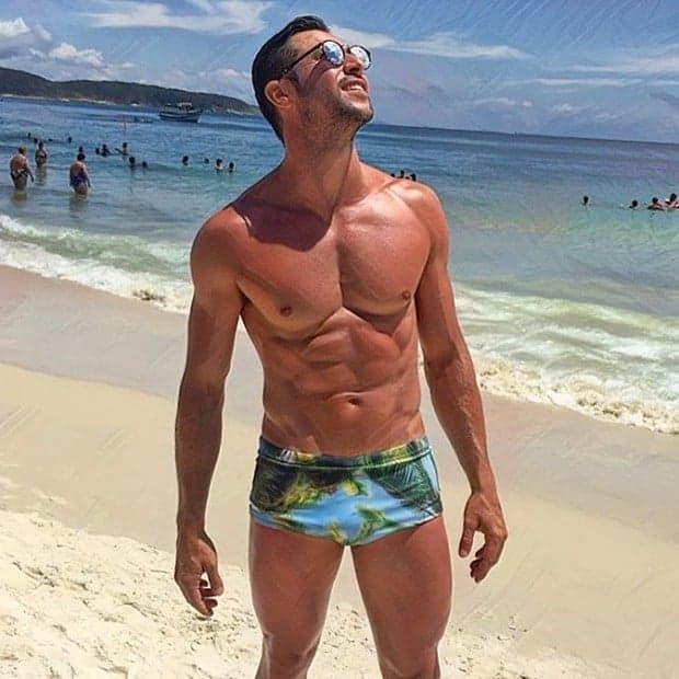 Com um corpo malhado e todo definido, ex-bbb Emanuel revela: 'Fiz tudo pela internet'; veja fotos!