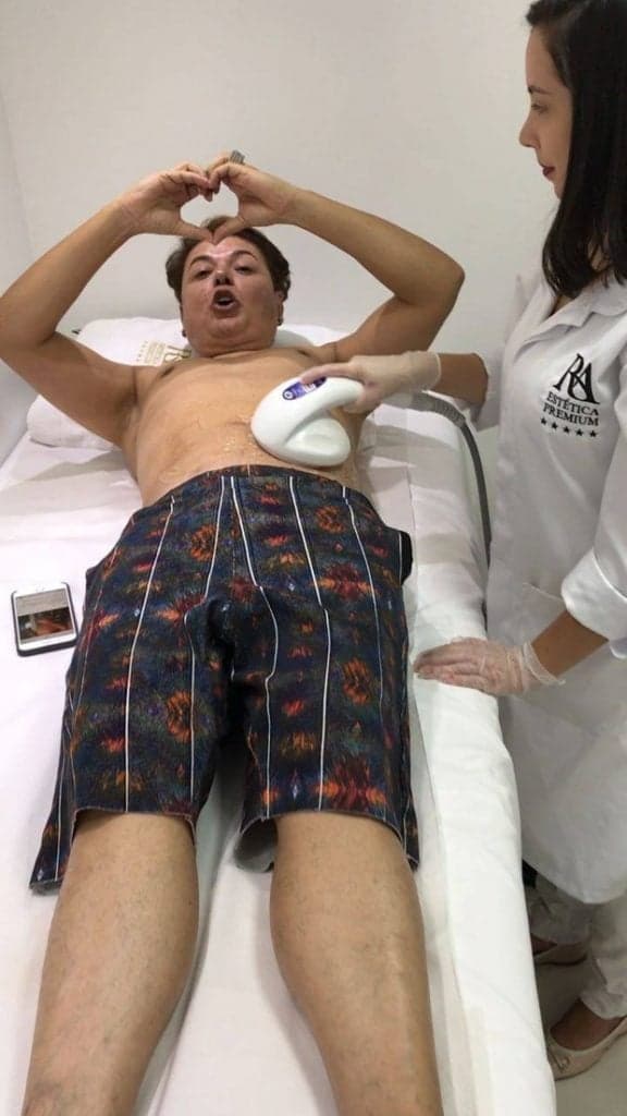 Além de cirurgias, David Brasil faz procedimento estético; veja