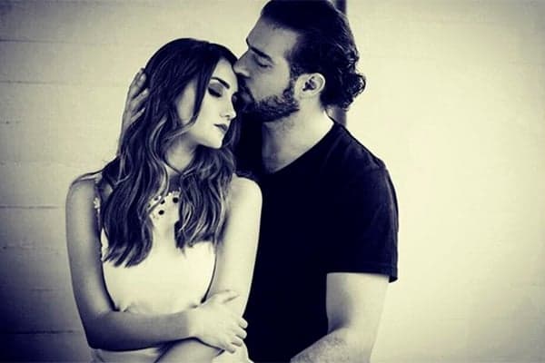 A cantora e atriz mexicana Dulce Maria com seu novo namorado (Foto: Reprodução)