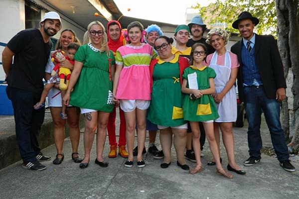 Fãs do "Chaves" fazem mutirão para ajudar pessoas necessitadas