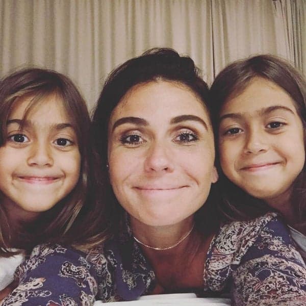 Giovanna Antonelli publica foto ao lado de filhas gêmeas e surpreende internautas