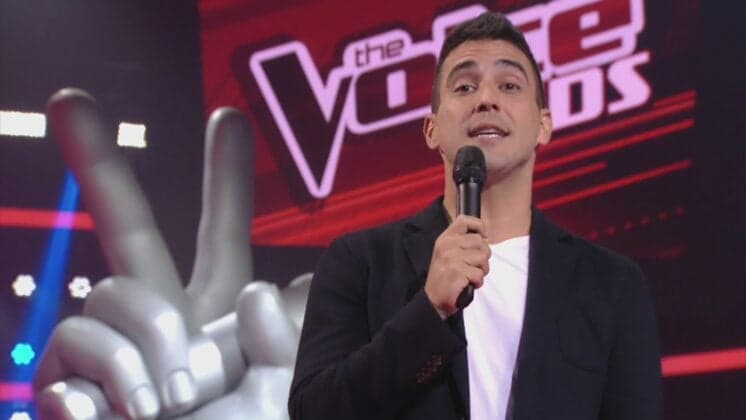 Irmã de candidato do "The Voice Kids" quase derruba André Marques