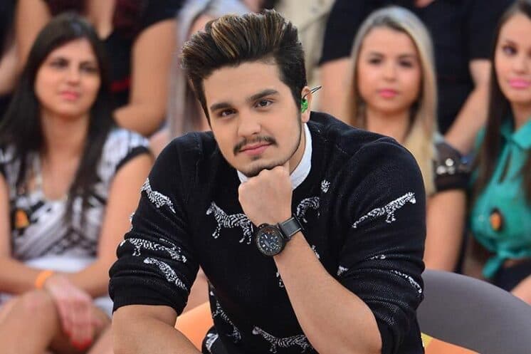 Após três meses, Luan Santana ignora boicote à Record para realizar sonho de criança