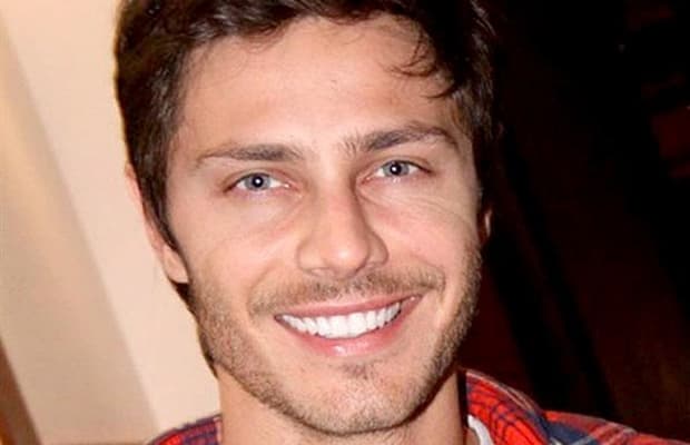 André Bankoff sofre acidente em gravação e quebra costelas: "Dor insuportável"