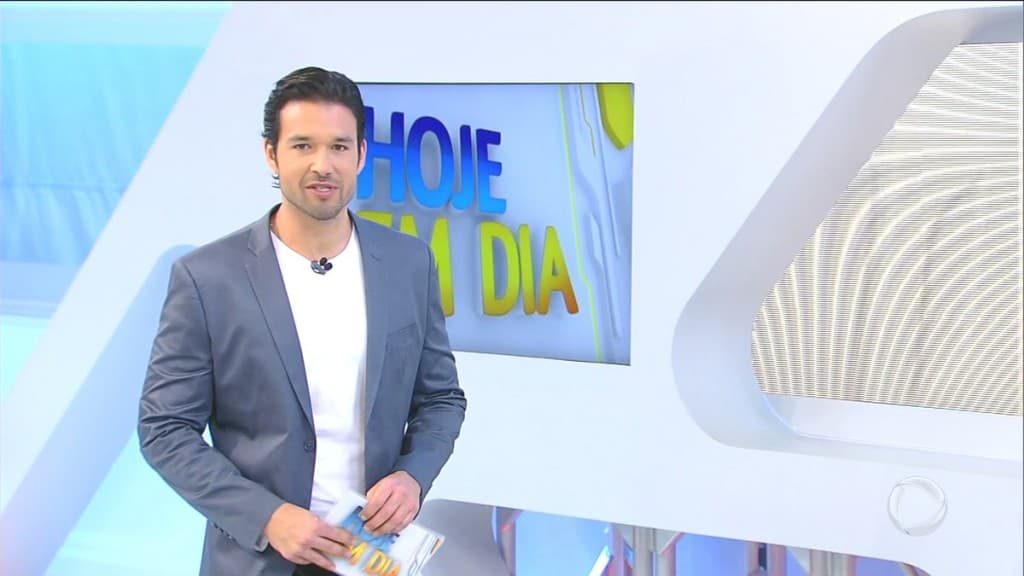 César Filho sai de férias, Sérgio Marone não é chamado e Record convoca outro contratado