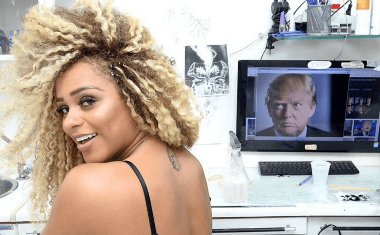 Para defender os latinos, Miss Bumbum tatua rosto de Donald Trump