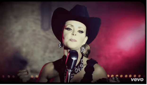 Sem trabalho na TV, Gabriela Spanic, a "Usurpadora", lança clipe como cantora; veja!