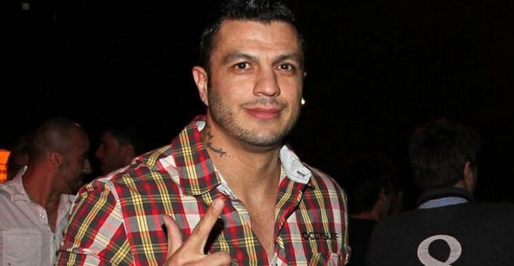 Campeão do BBB1, Kleber Bambam ostenta corpo saradão aos 40 anos; veja o antes e depois