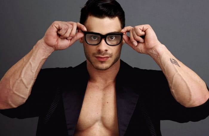 Léo Stronda tem "enorme" nude vazada na web e internautas se impressionam; confira