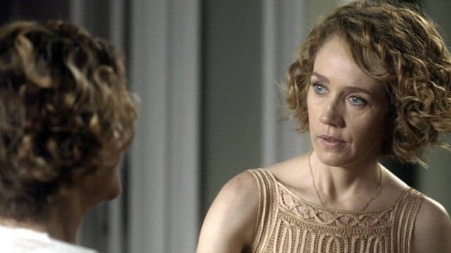 "A Lei do Amor": Vitória conta para Silvia que é mulher de Ciro