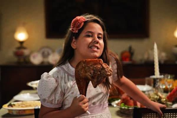 Ana Karolina, a Ágata de "Avenida Brasil", cresce, muda o visual e surpreende na web