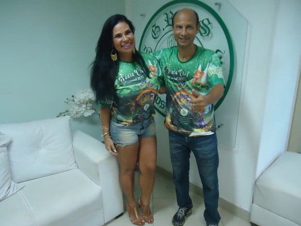 Após ser expulsa de escola de samba, Solange Gomes será musa da Santa Cruz