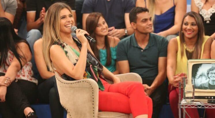 Fernanda Lima é surpreendida com pergunta inusitada no "Altas Horas"