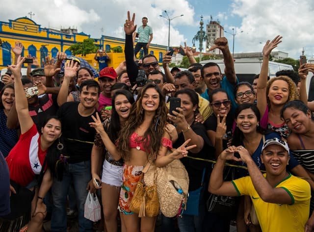 http://tvfoco.uai.com.br/wp-content/uploads/2015/05/Daniela-Mercury.jpg