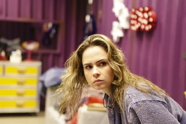 Sem papas na língua, Ana Paula Renault avalia "A Fazenda" e detona Marcos