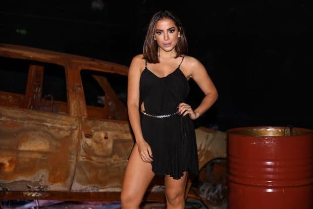Anitta proíbe cliques em festa: "Tenho uma carreira a zelar"
