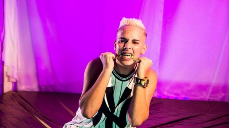 Sucesso no Brasil, MC G15 leva o hit "Deu Onda" para o exterior