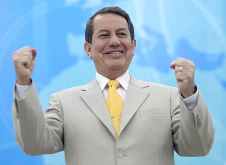 Com direitos liberados, jogo do Brasil será transmitido por canal do missionário R. R. Soares