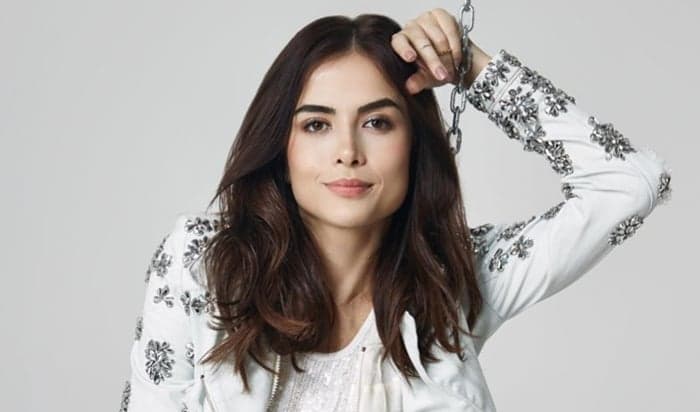 Maria Casadevall muda radicalmente o visual, aparece com cabeça raspada e causa espanto nos fãs