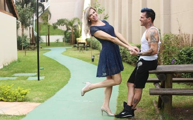 Apesar de se dizer 'hétero', marido de Léo Áquilla faz revelação bombástica na TV