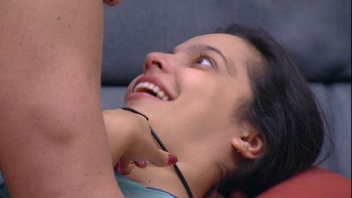 "BBB17": Emilly revela para Marcos que já foi casada; saiba a reação!