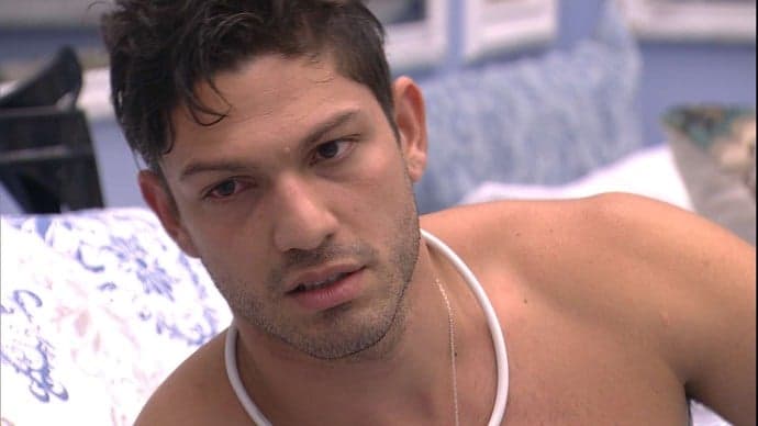 "BBB17": Luiz Felipe se arma com Roberta para o Paredão e conta quem o ameaça na casa