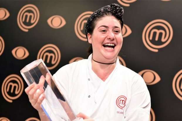 Vencedora do "MasterChef", Izabel emagrece e fica irreconhecível