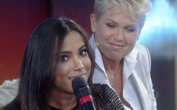 Após irritar Xuxa na Record, Anitta se manifesta sobre o assunto