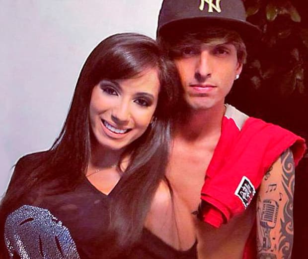 Ex de Anitta relembra namoro: "Ganhava mais que eu"